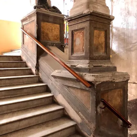 Casa Caracciolo Neapol